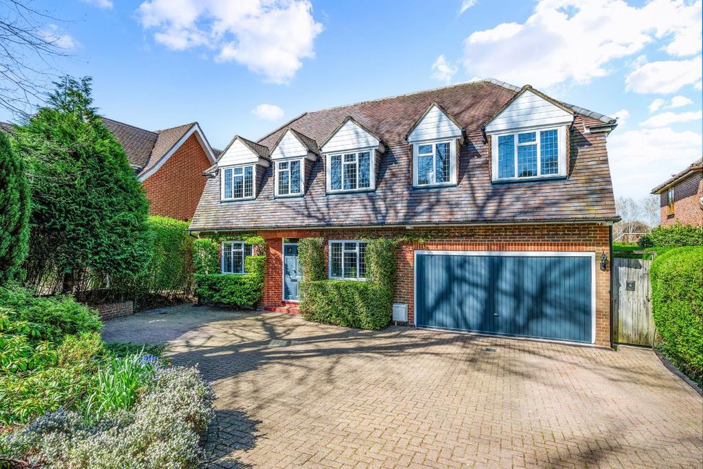 4 bed detached house for saleThe Drive, Banstead SM7