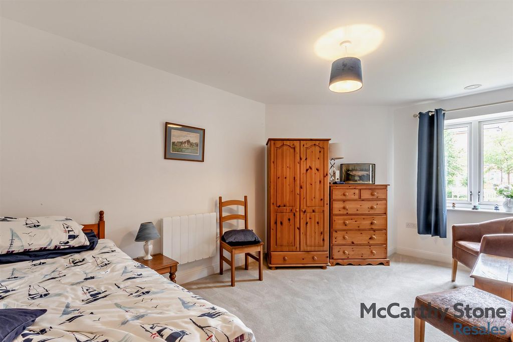 Additional image 7 of 2 bed flat for saleOakhill Place, High View, Bedford, Bedfordshire MK41