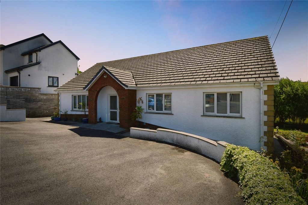 5 bed detached house for saleWernoleu Road, Betws, Ammanford, Carmarthenshire SA18