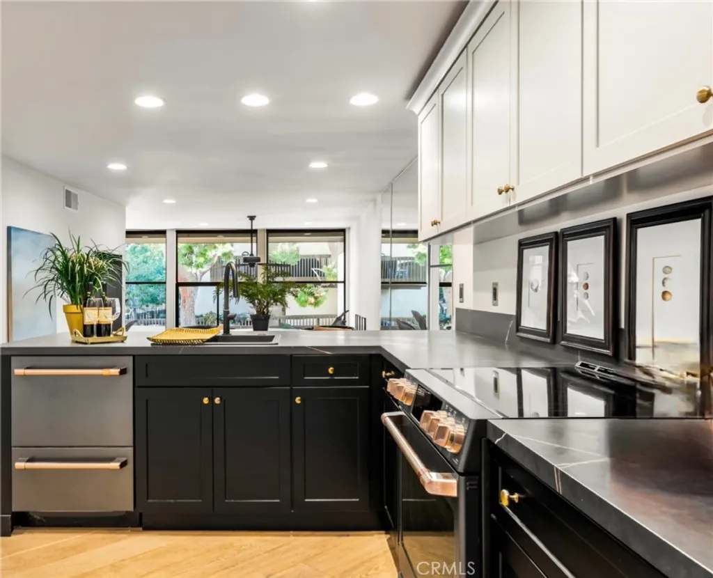 Additional image 7 of 6112 Marina Pacifica Drive N, Long Beach, CA 90803