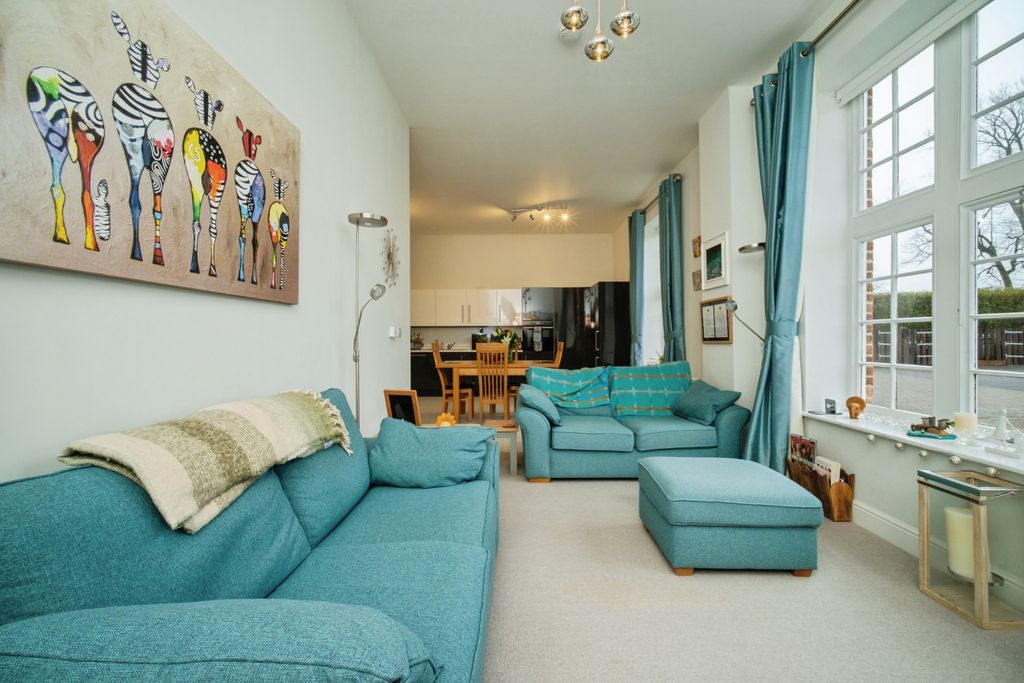 Additional image 2 of 2 bed flat for saleHospital Hill, Aldershot GU11