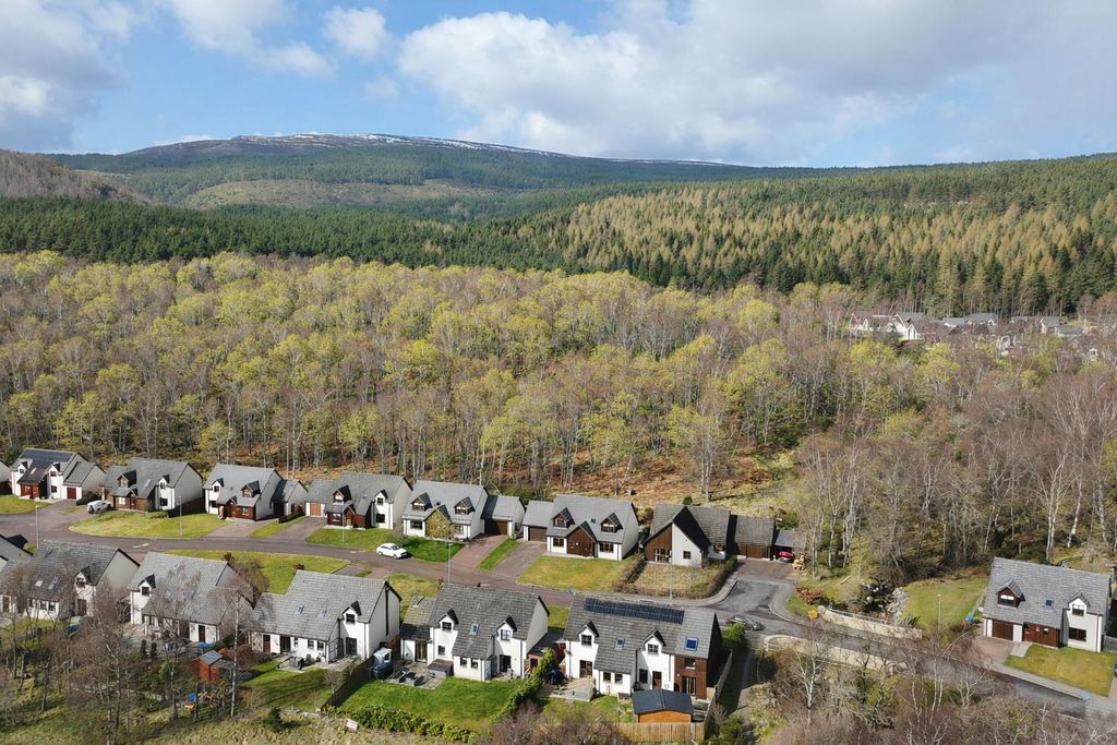 Additional image 4 of 5 bed property for sale23 Carn Elrig View, High Burnside, Aviemore PH22