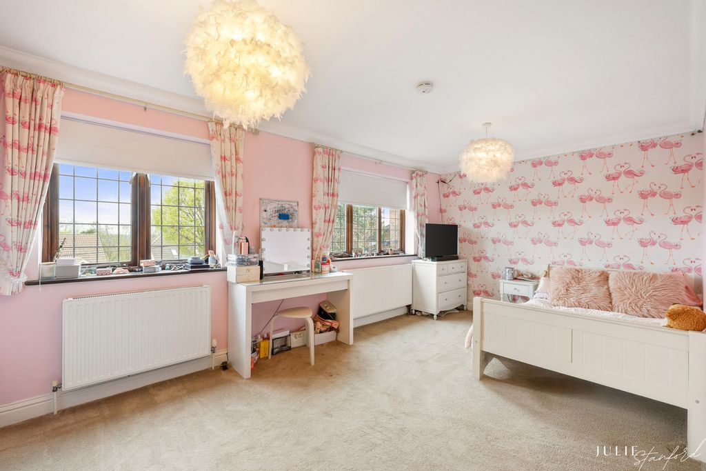Additional image 15 of 6 bed detached house for saleLee Chapel Lane, Basildon SS16