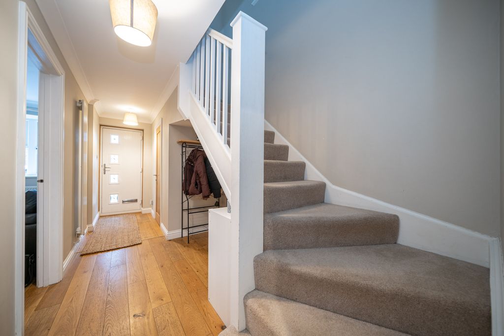 Additional image 11 of 4 bed link detached house for saleBrimstone Walk, Berkhamsted HP4