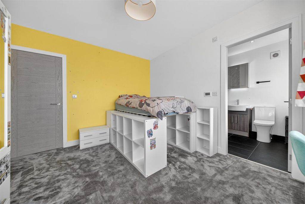 Additional image 14 of 4 bed detached house for saleLynwood Mount, Wortley, Leeds LS12