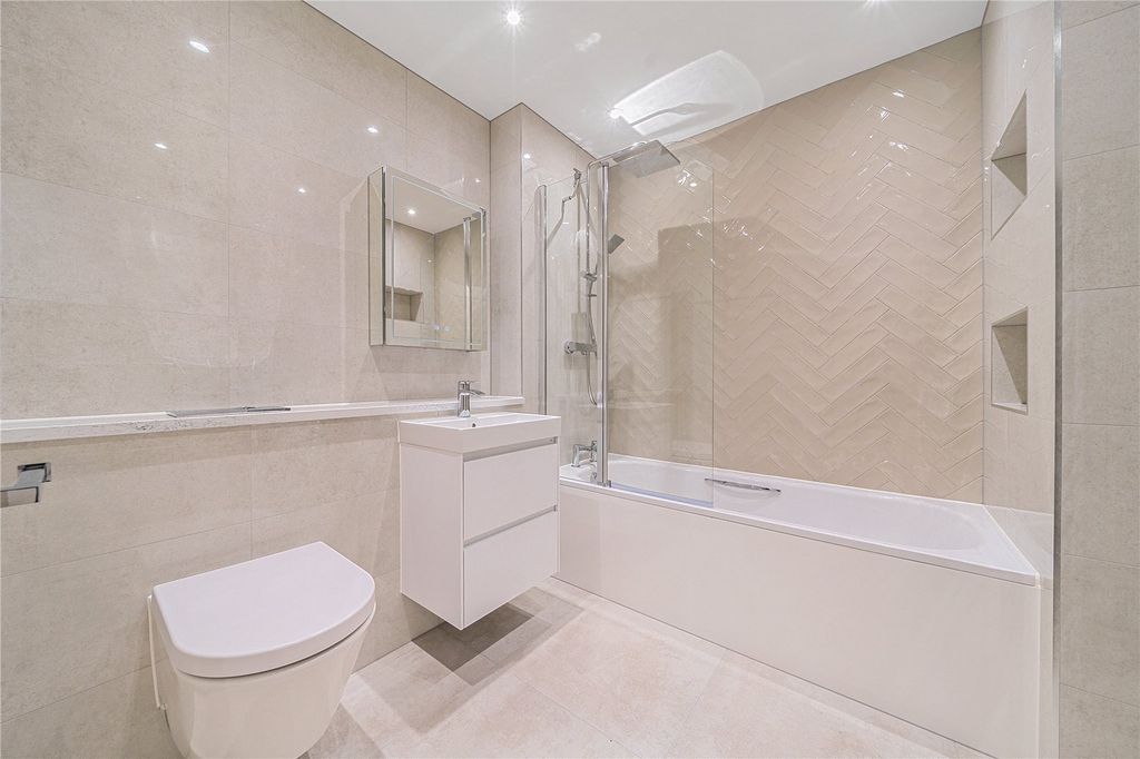 Additional image 9 of 2 bed flat for saleBromley Road, Beckenham BR3