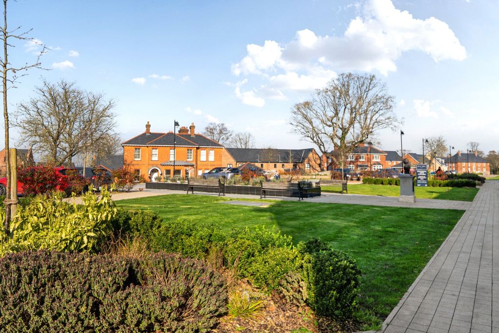 Additional image 17 of 3 bed flat for saleMccarthy Crescent, Wellesley, Aldershot GU11