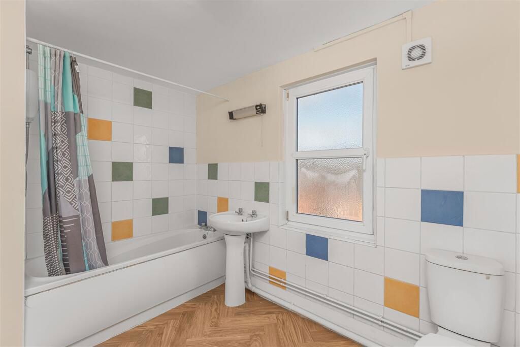 Additional image 7 of 4 bed flat for saleBroughton Road, Banbury OX16