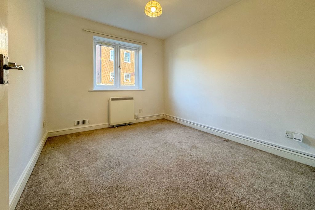 Additional image 6 of 2 bed flat for saleStation Road, Alresford SO24