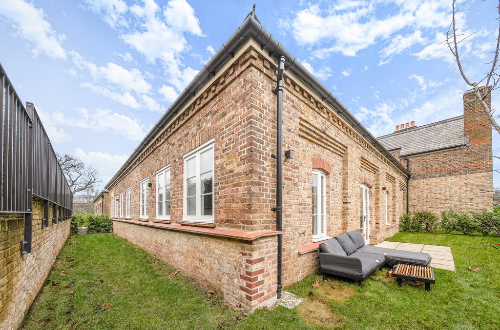 Additional image 11 of 2 bed flat for saleDaffodil Crescent, Barnet EN4