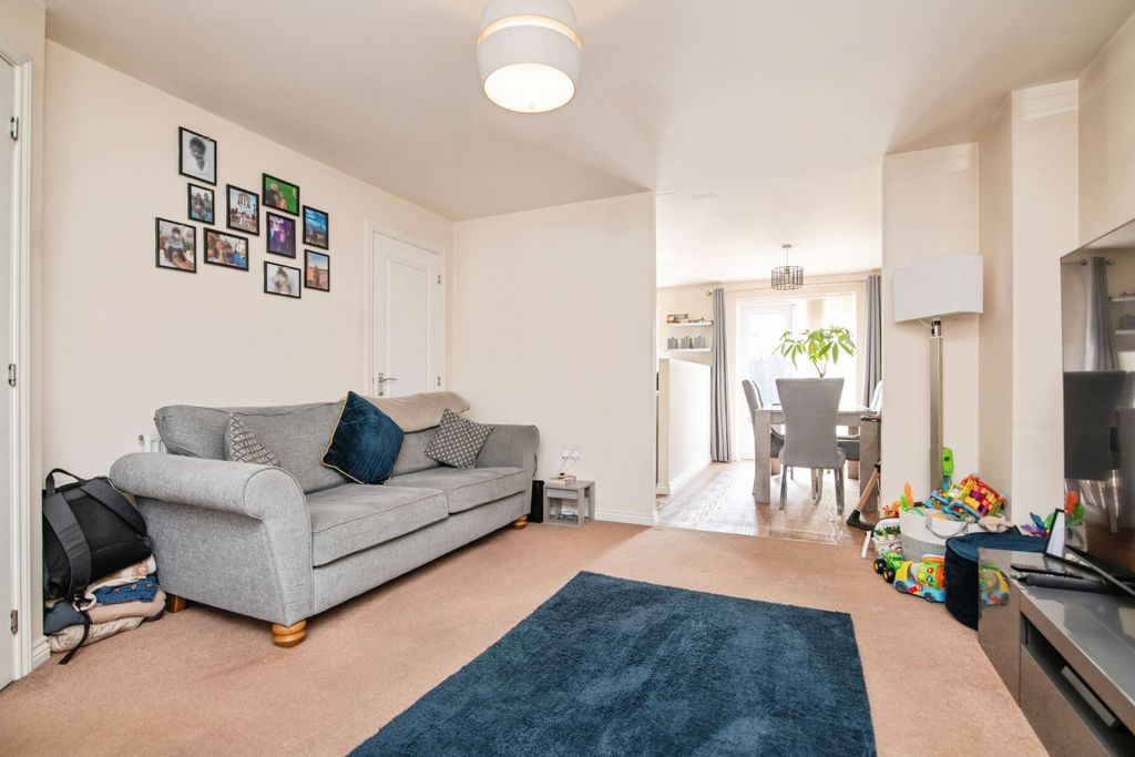 Additional image 2 of 3 bed semi-detached house for saleMullion Drive, Bilston WV14