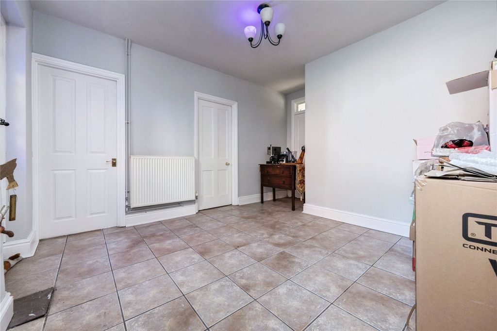 Additional image 8 of 11 bed detached house for saleLansdowne Road, Bedford, Bedfordshire MK40