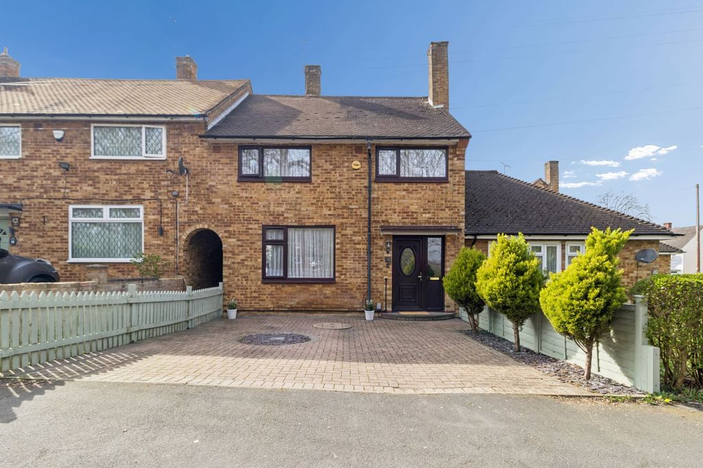 3 bed terraced house for saleChilwell Gardens, Watford WD19