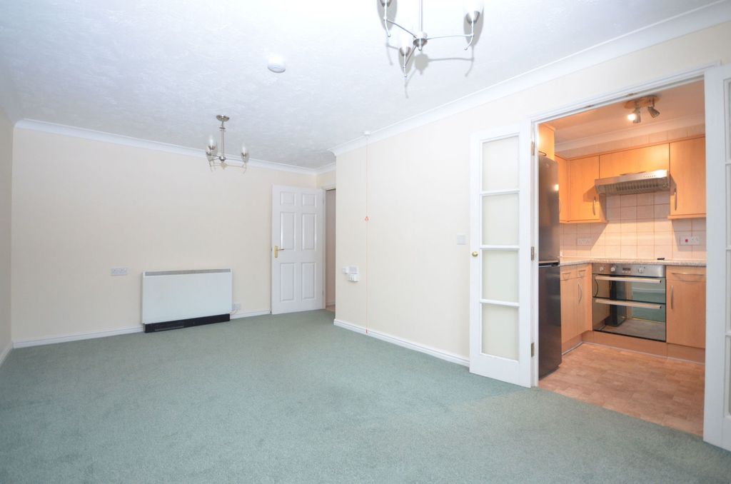 Additional image 6 of 1 bed flat for saleWoodlands Court, Walderslade Road, Chatham ME5