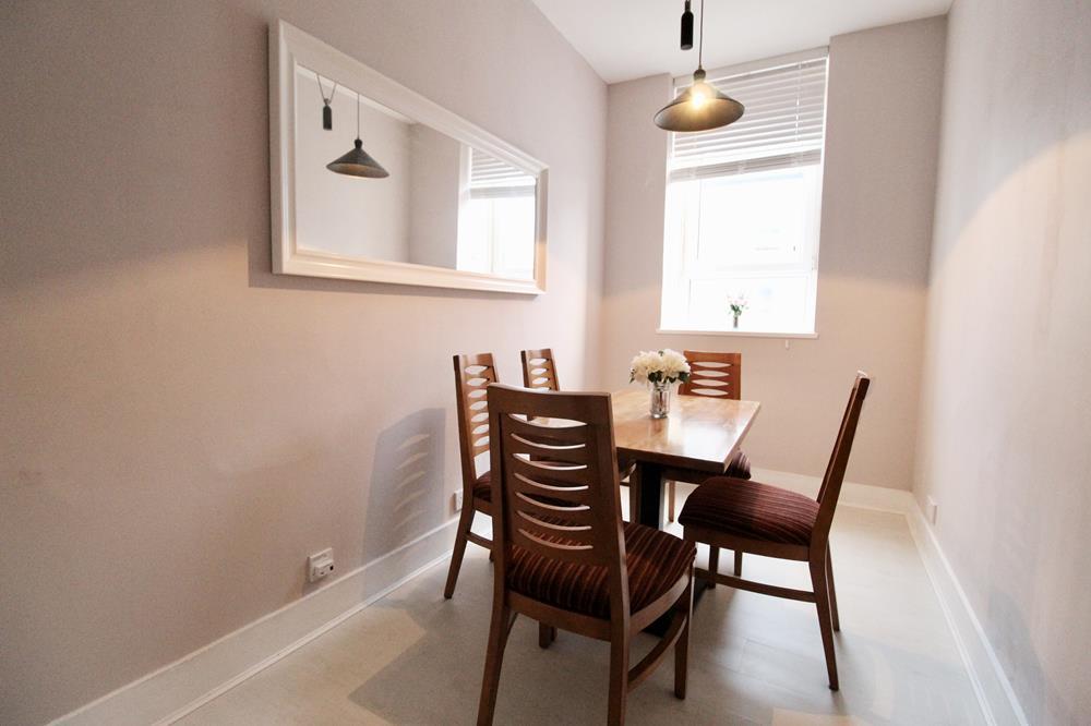 Ashvale Place, Top Floor, AB10 photo 3