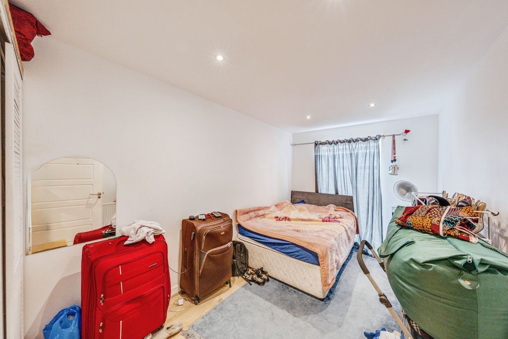 Additional image 13 of 2 bed flat for saleMorris Drive, Belvedere DA17