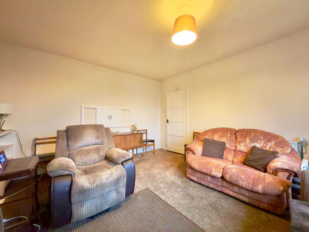 3 bed terraced house for saleCarrol Crescent, Brora KW9 photo 3