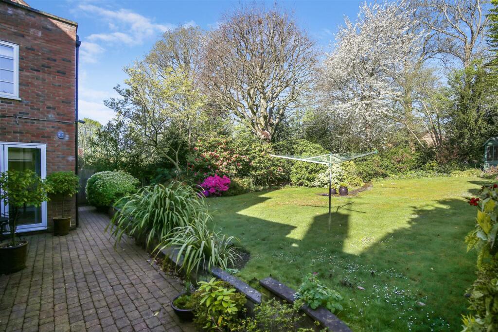 Additional image 25 of Mandeville Rise, Welwyn Garden City