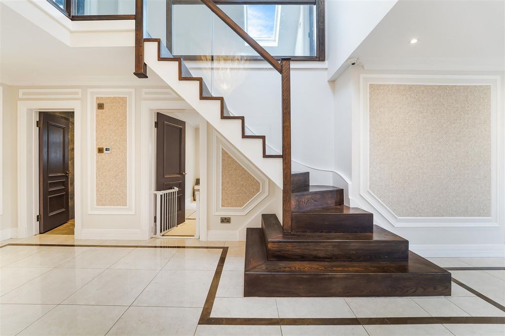 Additional image 20 of 5 bed detached house for saleWoodmansterne Lane, Banstead SM7