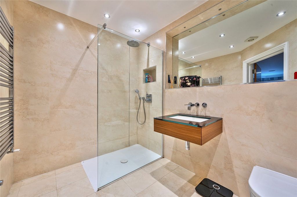 Additional image 9 of 3 bed flat for saleAmara Lodge, 371 Cockfosters Road, Cockfosters, Barnet EN4