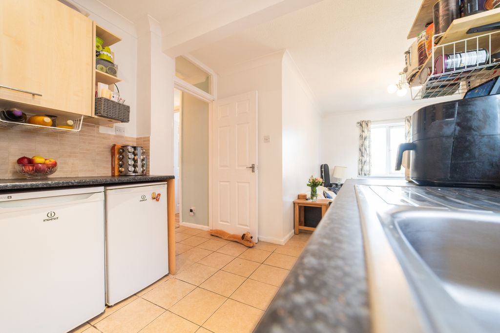 Additional image 10 of 2 bed flat for saleStacey Court, Roath CF24