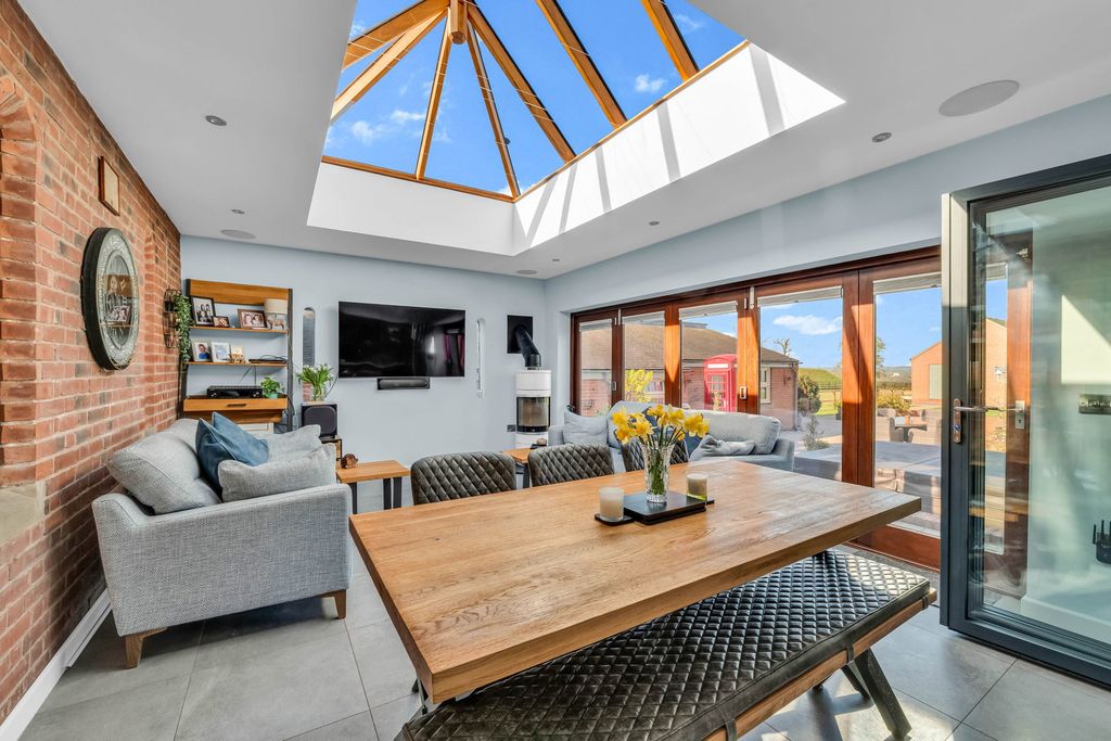 Additional image 4 of 4 bed barn conversion for saleHome Farm Courtyard, Castle Donington, Derby DE74