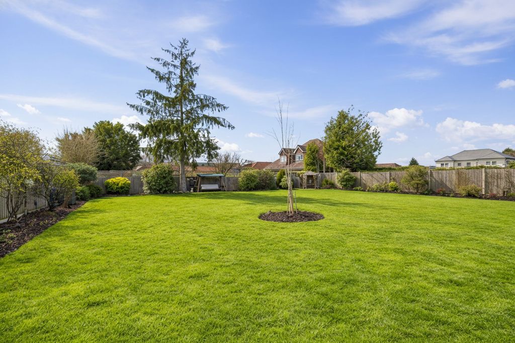 Additional image 40 of 4 bed semi-detached house for saleLinks Road, Ashtead KT21