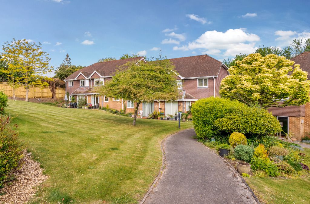 Additional image 12 of 2 bed flat for saleEllingham Close, Alresford, Hampshire SO24