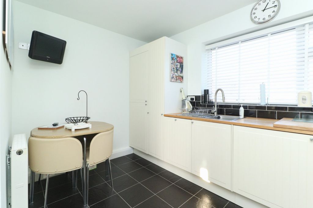 Additional image 8 of 2 bed flat for saleMinnis Road, Birchington, Kent CT7
