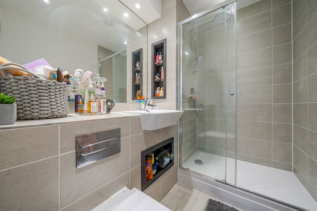 Additional image 10 of 3 bed flat for saleRegal Walk, Bexleyheath DA6
