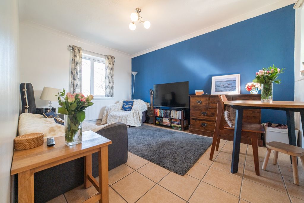 Additional image 2 of 2 bed flat for saleStacey Court, Roath CF24