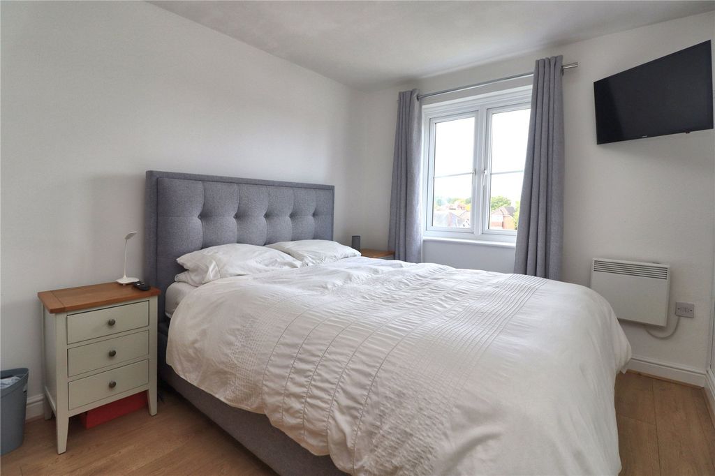 Additional image 9 of 2 bed flat for sale101 Goldsworth Road, Woking, Surrey GU21