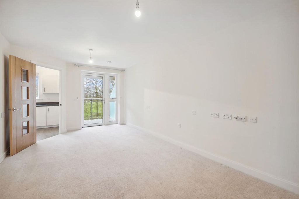 Additional image 2 of 1 bed flat for saleWayfarer Place, The Dean, Alresford SO24