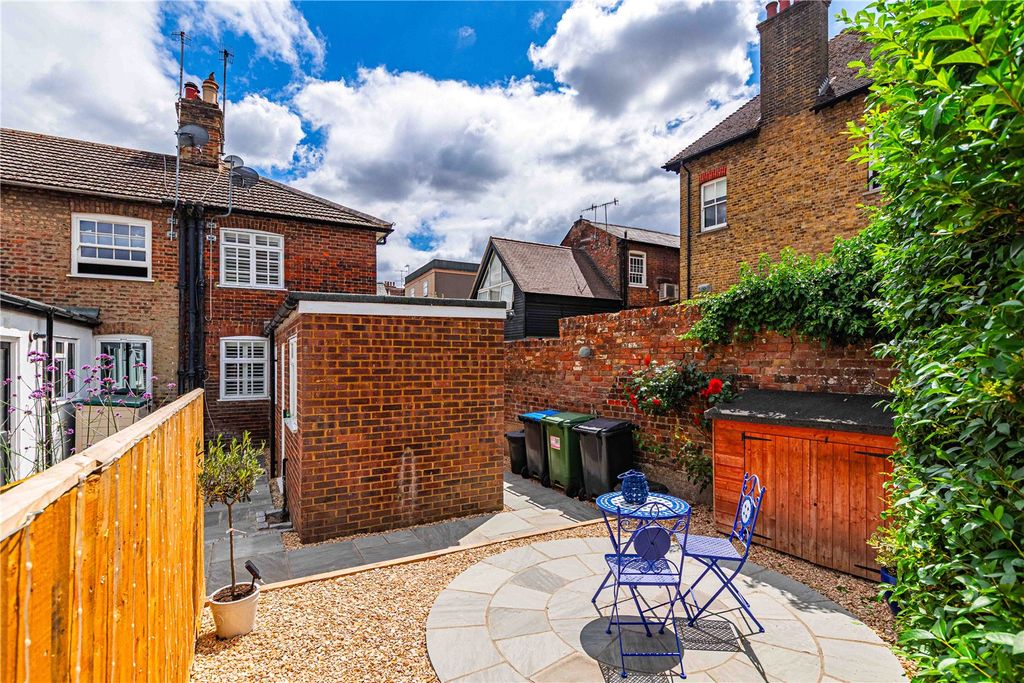 Additional image 13 of 2 bed end terrace house for saleManor Street, Berkhamsted, Hertfordshire HP4
