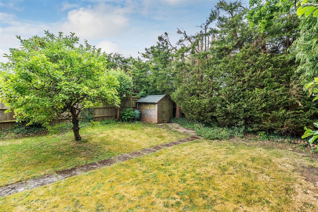 Additional image 20 of 3 bed chalet for saleWest Farm Close, Ashtead KT21