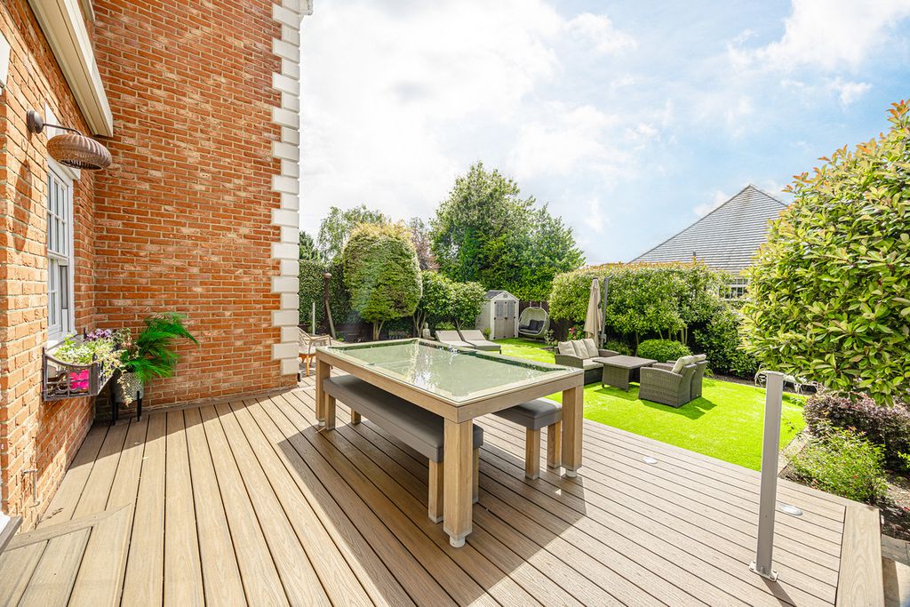 Additional image 44 of 5 bed detached house for saleVicarage Heights, Benfleet SS7