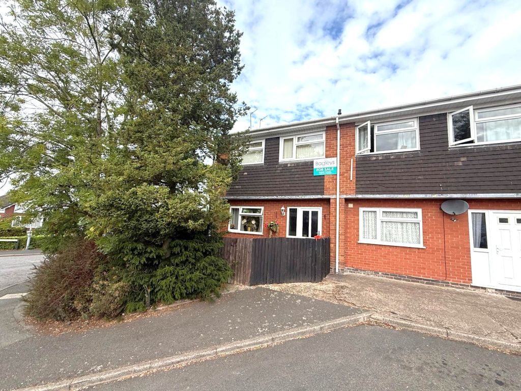 2 bed flat for saleThe Lakes Road, Bewdley DY12