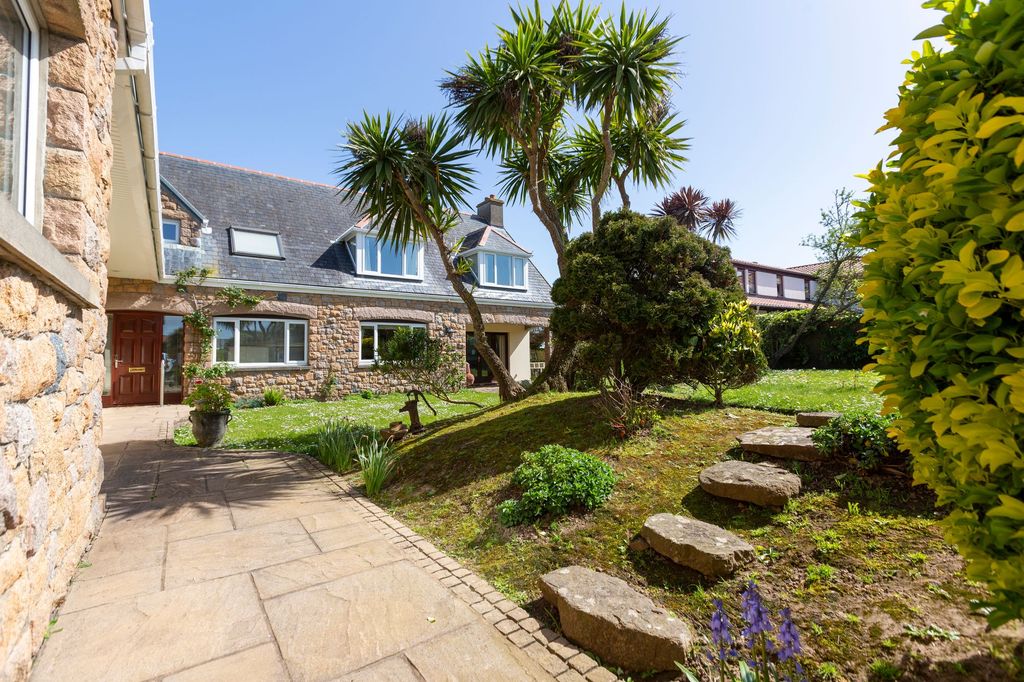 Additional image 6 of 5 bed detached house for saleBelle Hougue Avenue, Grouville JE3