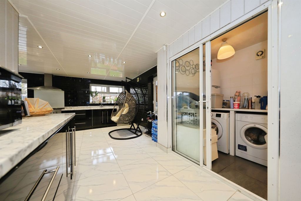 Additional image 3 of 5 bed detached house for saleConstantine Way, Bilston WV14