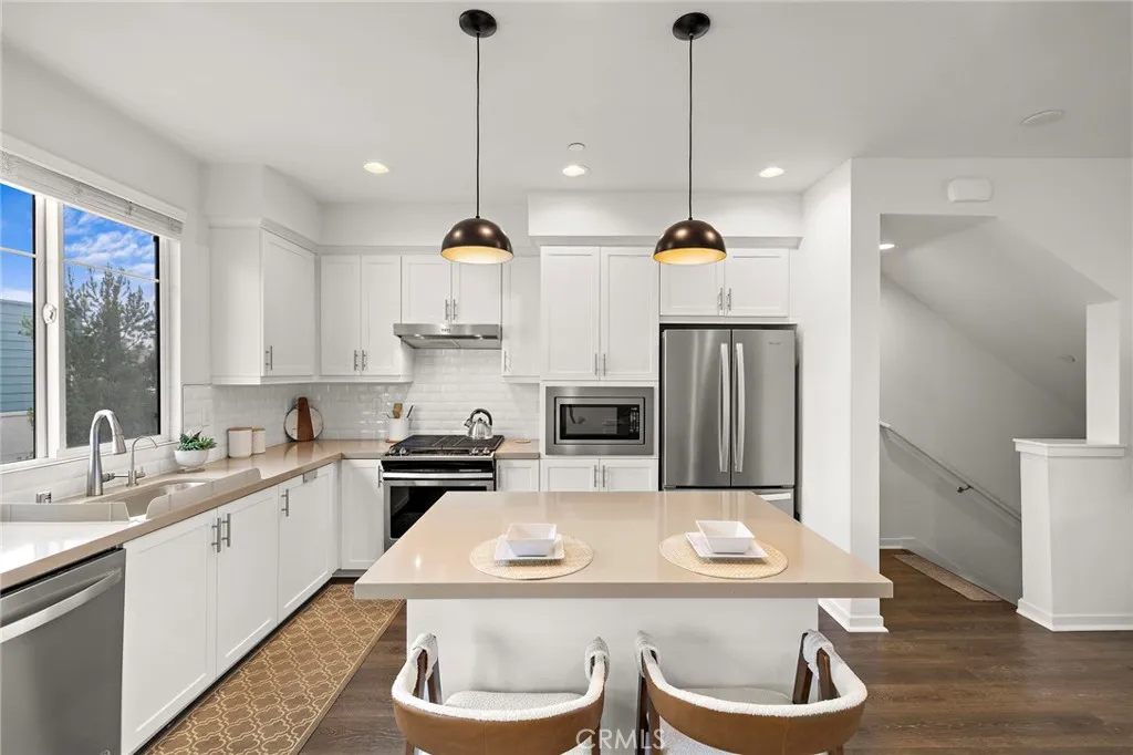 Additional image 36 of 116 Epic, Irvine, CA 92618