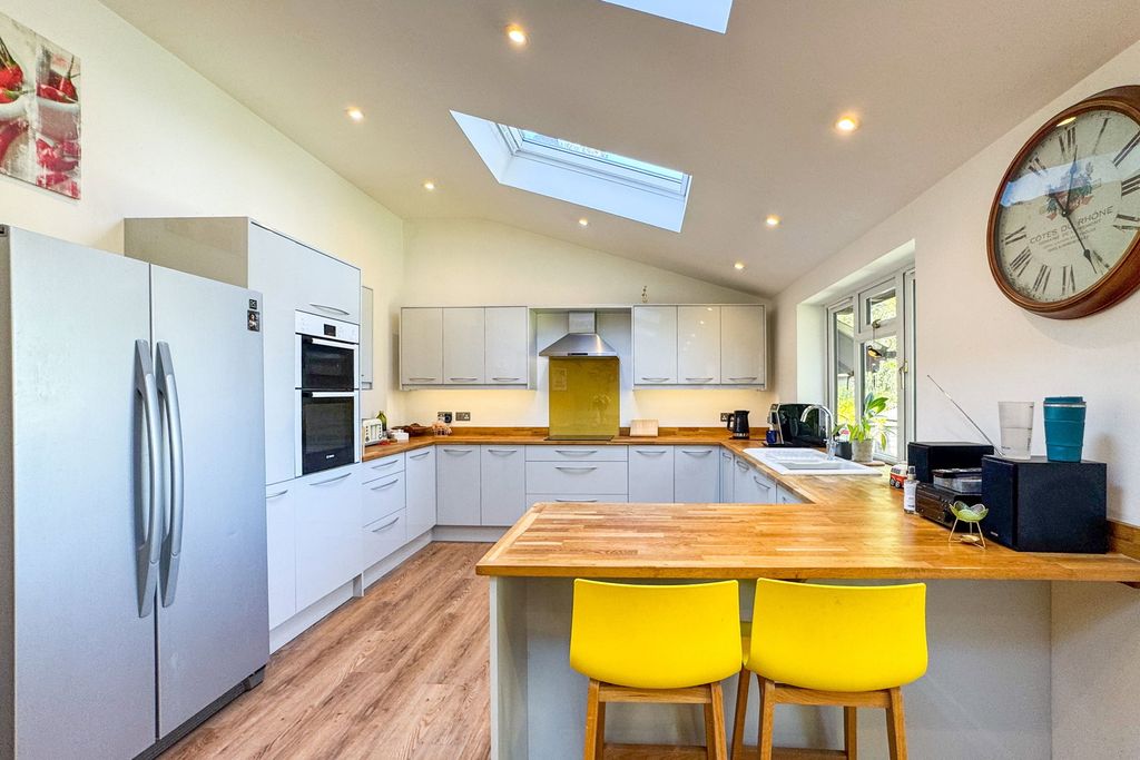 Additional image 4 of 4 bed detached house for saleBeech Road, Alresford SO24