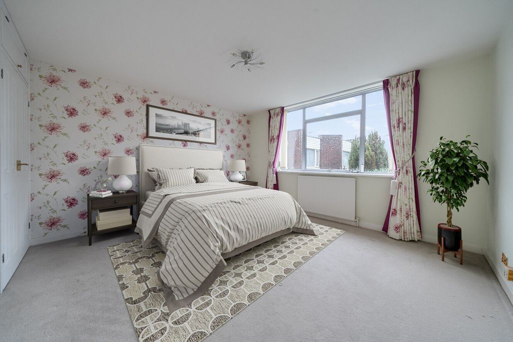 Additional image 6 of 3 bed flat for saleParkside, Court Downs Road, Beckenham BR3