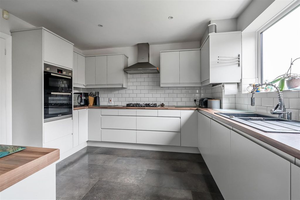 Additional image 6 of 3 bed property for saleGlebe Road, Ashtead KT21