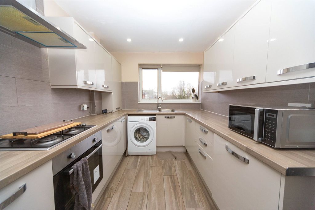 Additional image 7 of 3 bed maisonette for saleHampton Court, Brandreth Road, Cardiff CF23