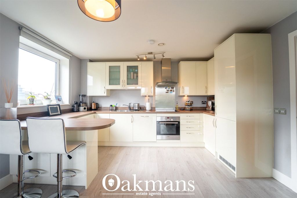 Additional image 7 of 2 bed flat for saleBell Barn Road, Birmingham, West Midlands B15