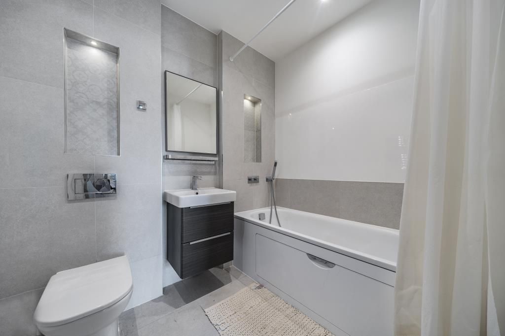 Additional image 15 of 3 bed flat for saleGreen Park Village, Reading, Berkshire RG2