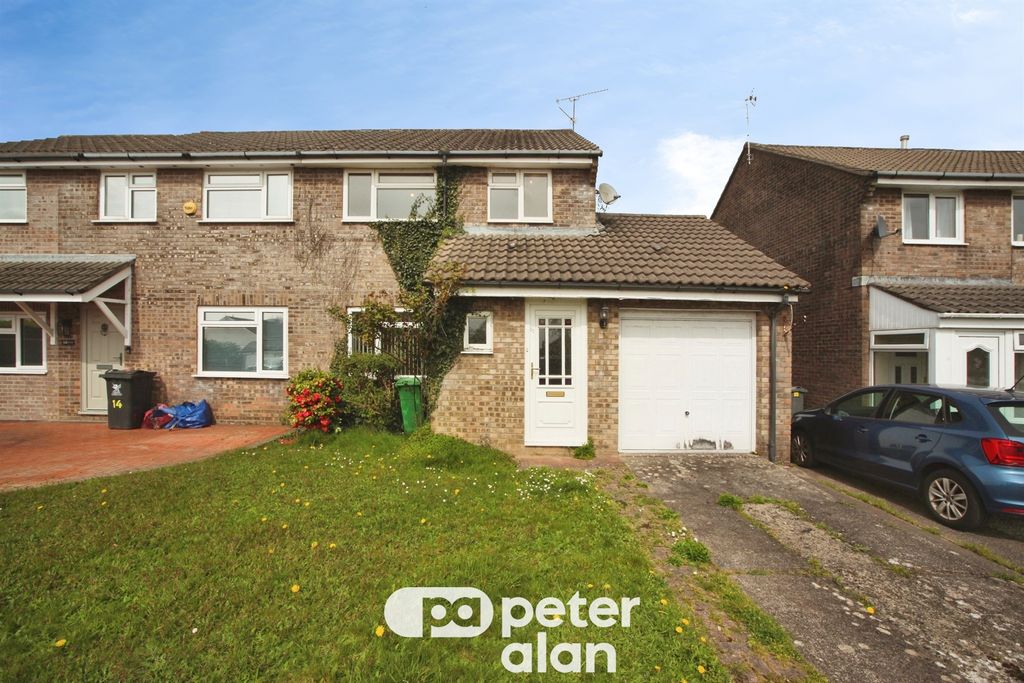 3 bed semi-detached house for salePen-Y-Cefn, Thornhill, Cardiff CF14