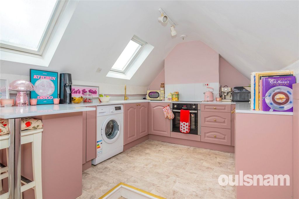 Additional image 7 of 1 bed flat for saleNaden Green, 74-76 Middleton Hall Road, Kings Norton, Birmingham B30