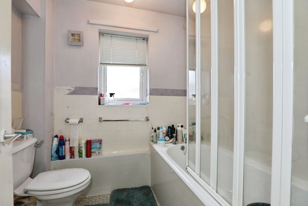 Additional image 10 of 1 bed flat for saleHarrowby Drive, Newcastle, Staffordshire ST5