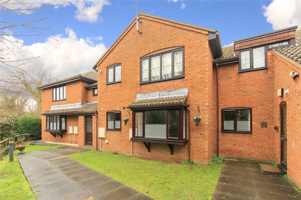 Additional image 12 of 2 bed flat for saleLower Kings Road, Berkhamsted, Hertfordshire HP4